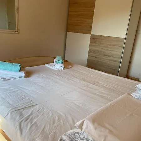 Apartman Lada *